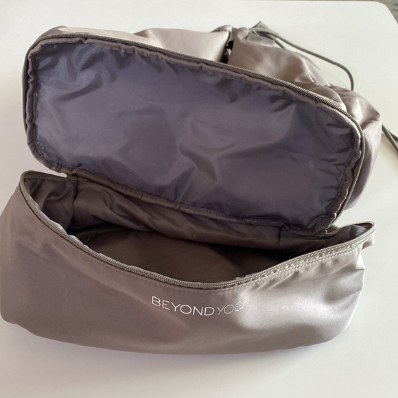 Beyond Yoga Taupe Drawstring Convertible Backpack - Picture 3 of 5